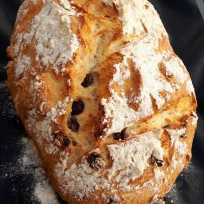 Pain de mie aux raisins