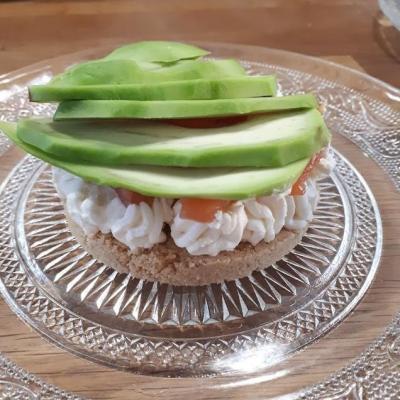 Saumon fume avocat et chantilly fromagere 2